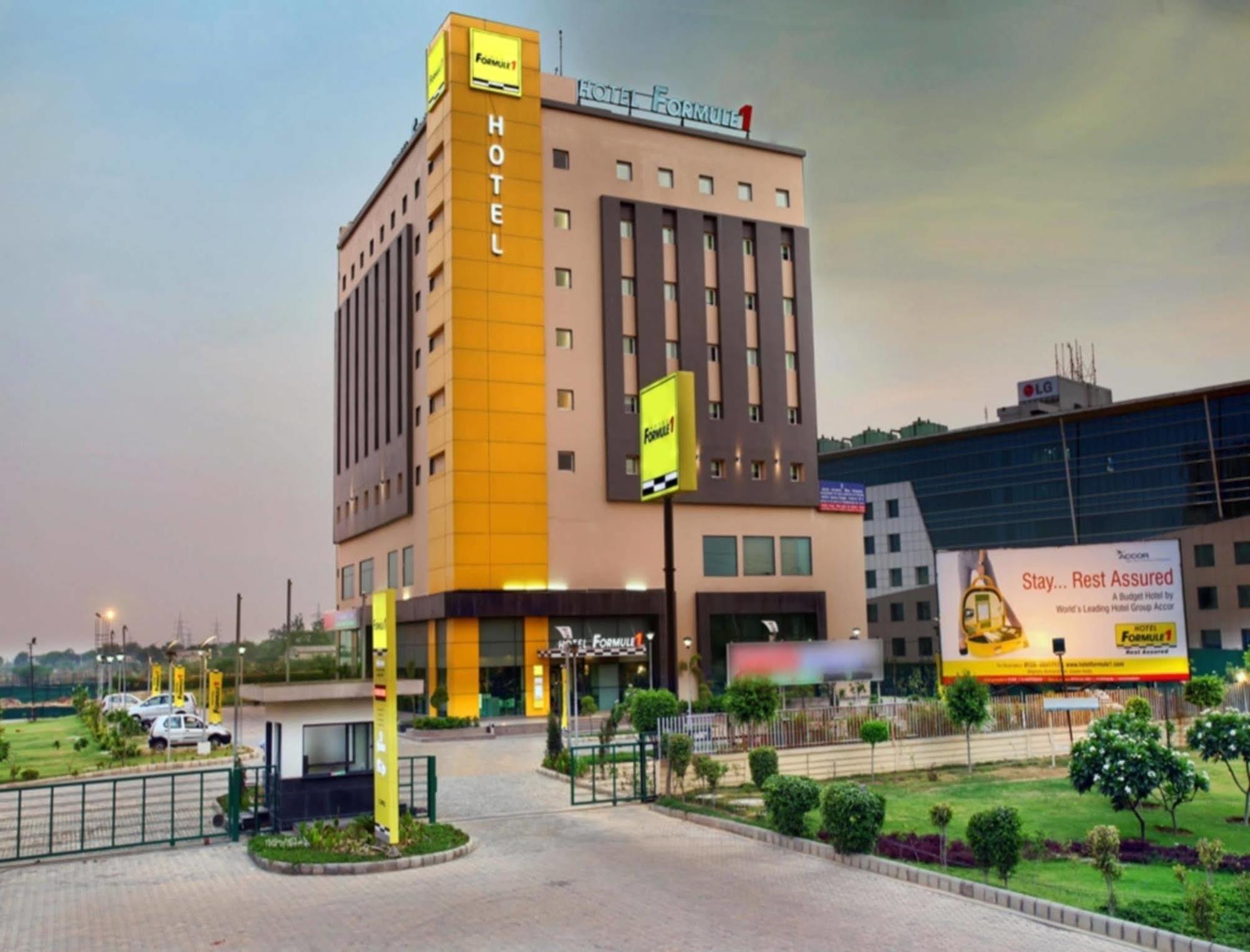 Hotel Caspia Pro Greater Noida Dış mekan fotoğraf