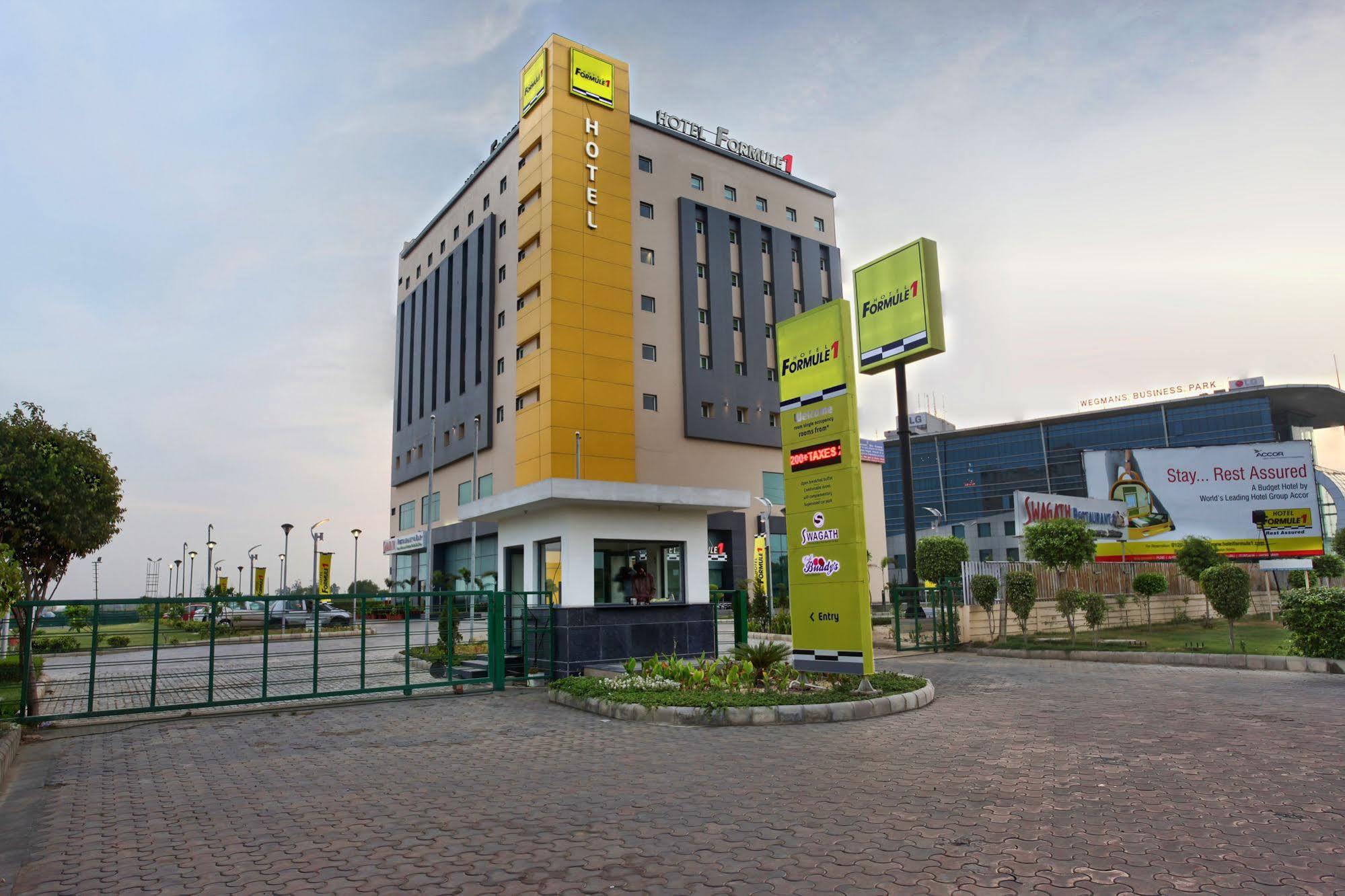 Hotel Caspia Pro Greater Noida Dış mekan fotoğraf